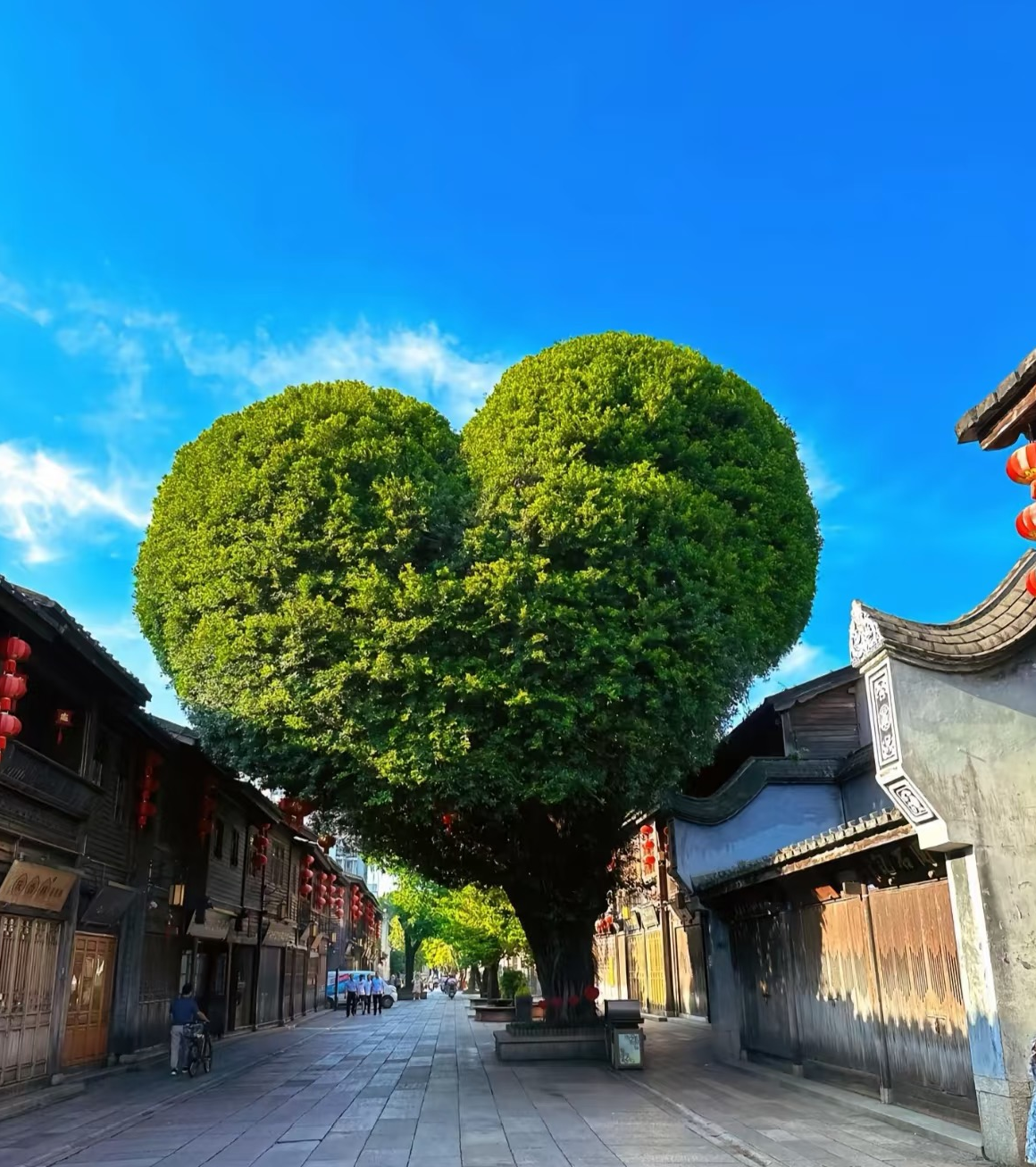 智慧导览新体验:三坊七巷文化传承与小泥人智能导览解决方案