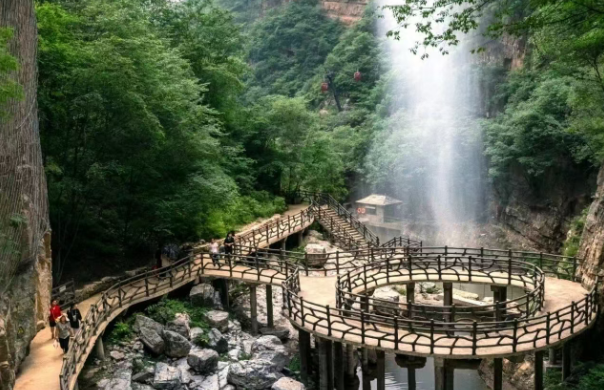 小泥人签约房山区东湖港景区售票系统+检票系统新增3台三辊闸机+11台手持机+配件等