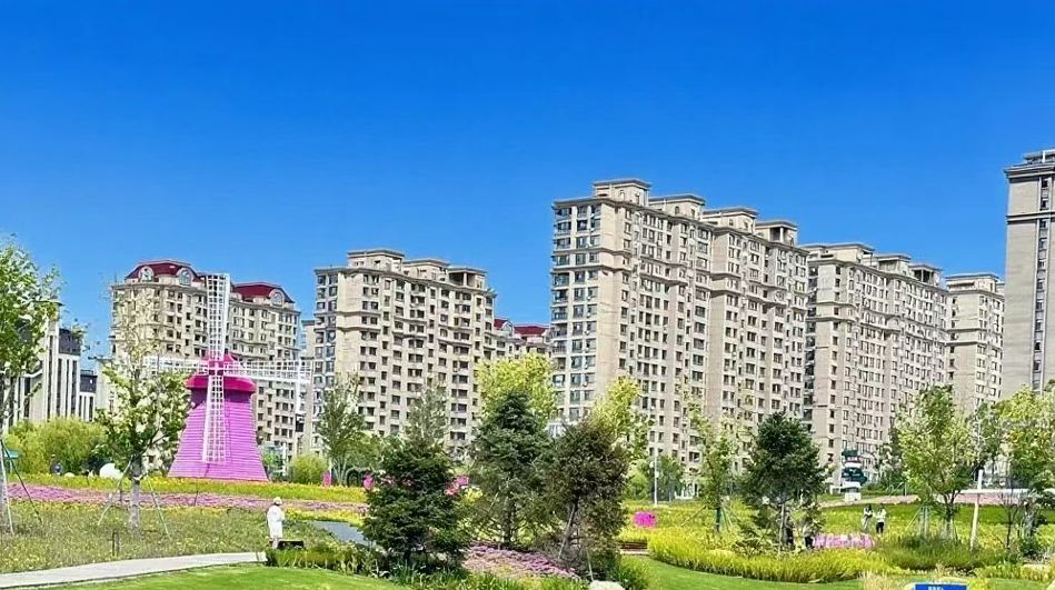 小泥人与黑龙江省鸡西市阿塞莉娅花园签约智能导览手绘地图+导览图的合作，打造沉浸式手绘导览新体验