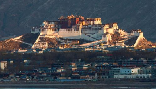 西藏拉萨5A级旅游景区布达拉宫售检票系统闸机应用